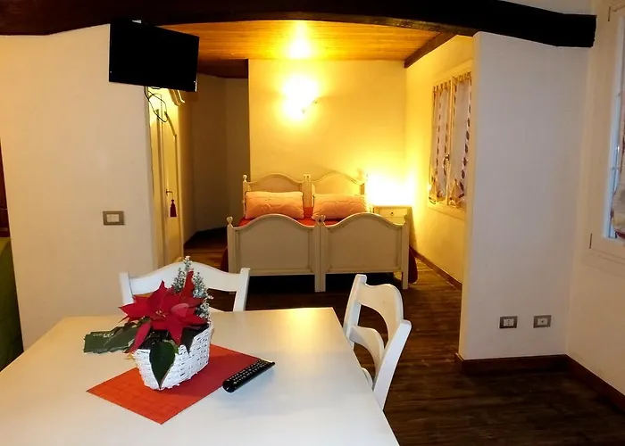 Alloggio per agriturismo Adriano Pedretti *